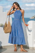 Blaues Midi-Strandkleid mit hohem Ausschnitt