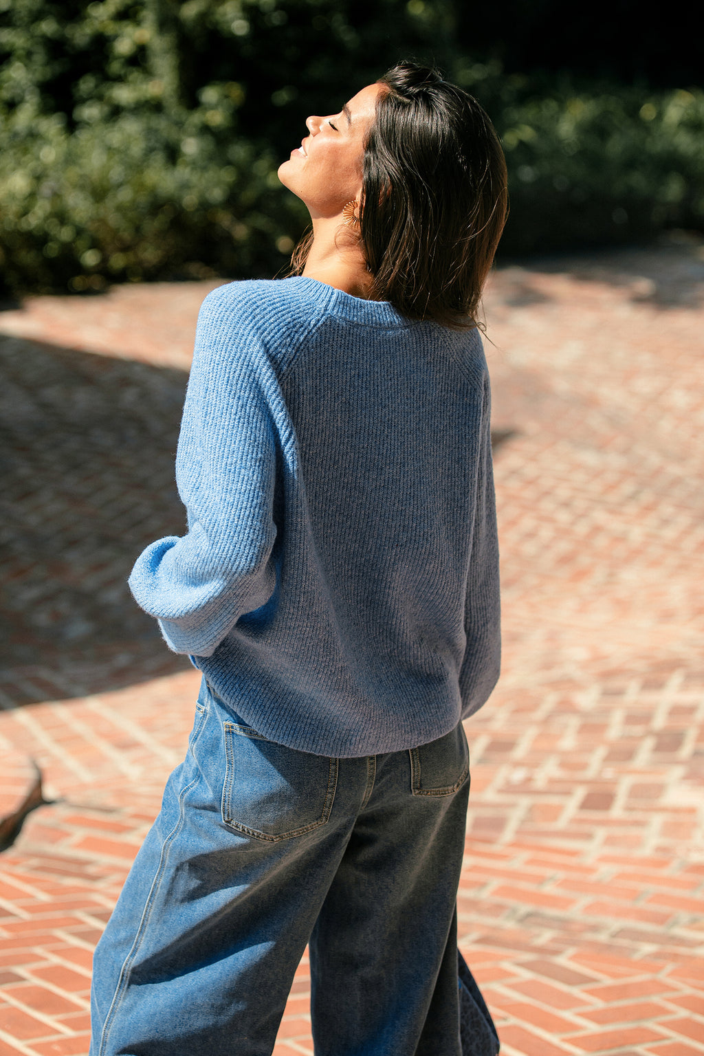 Blauer Langarmpullover mit Rundhalsausschnitt