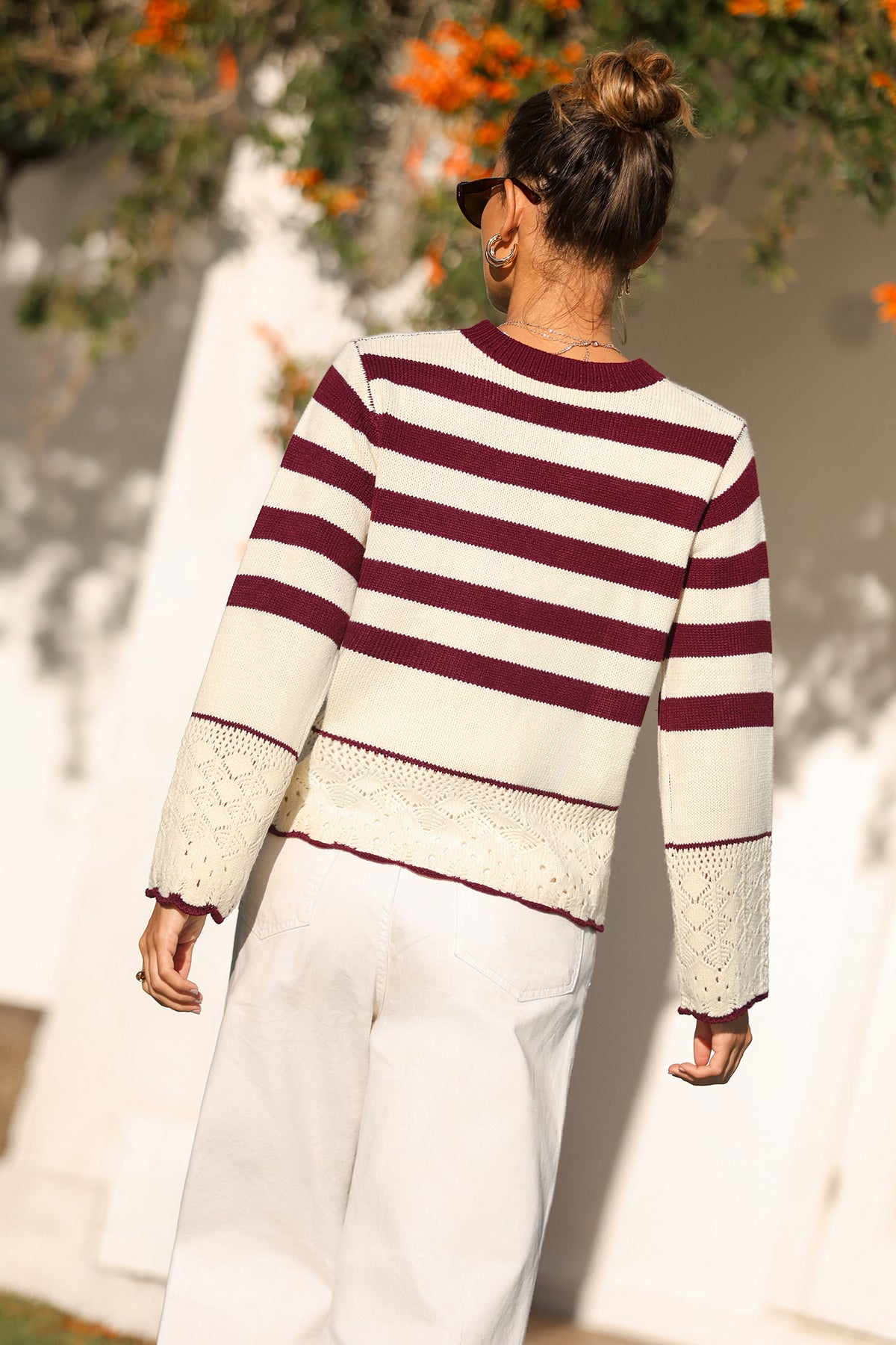 Gestreifter Langarmpullover mit Bogenkante