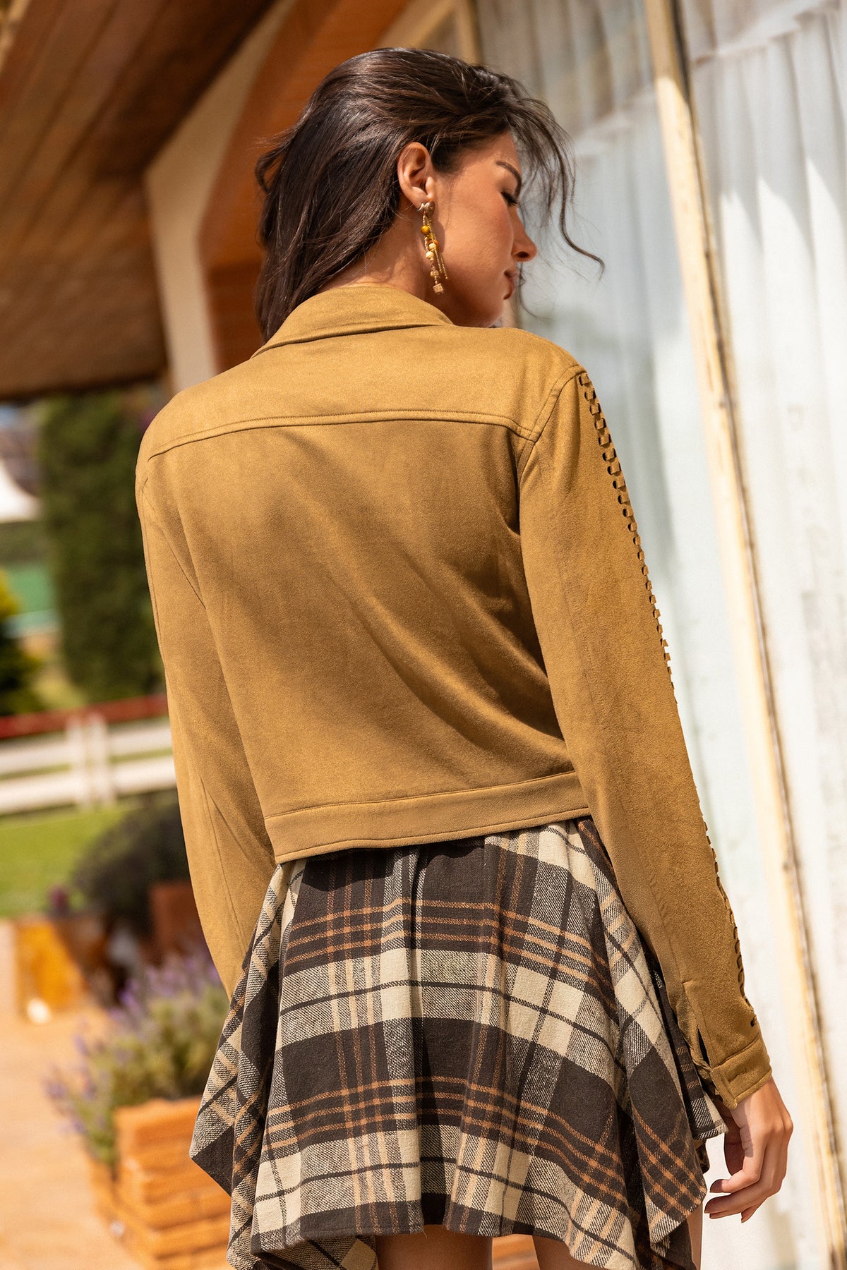 Braune Jacke in Wildlederoptik