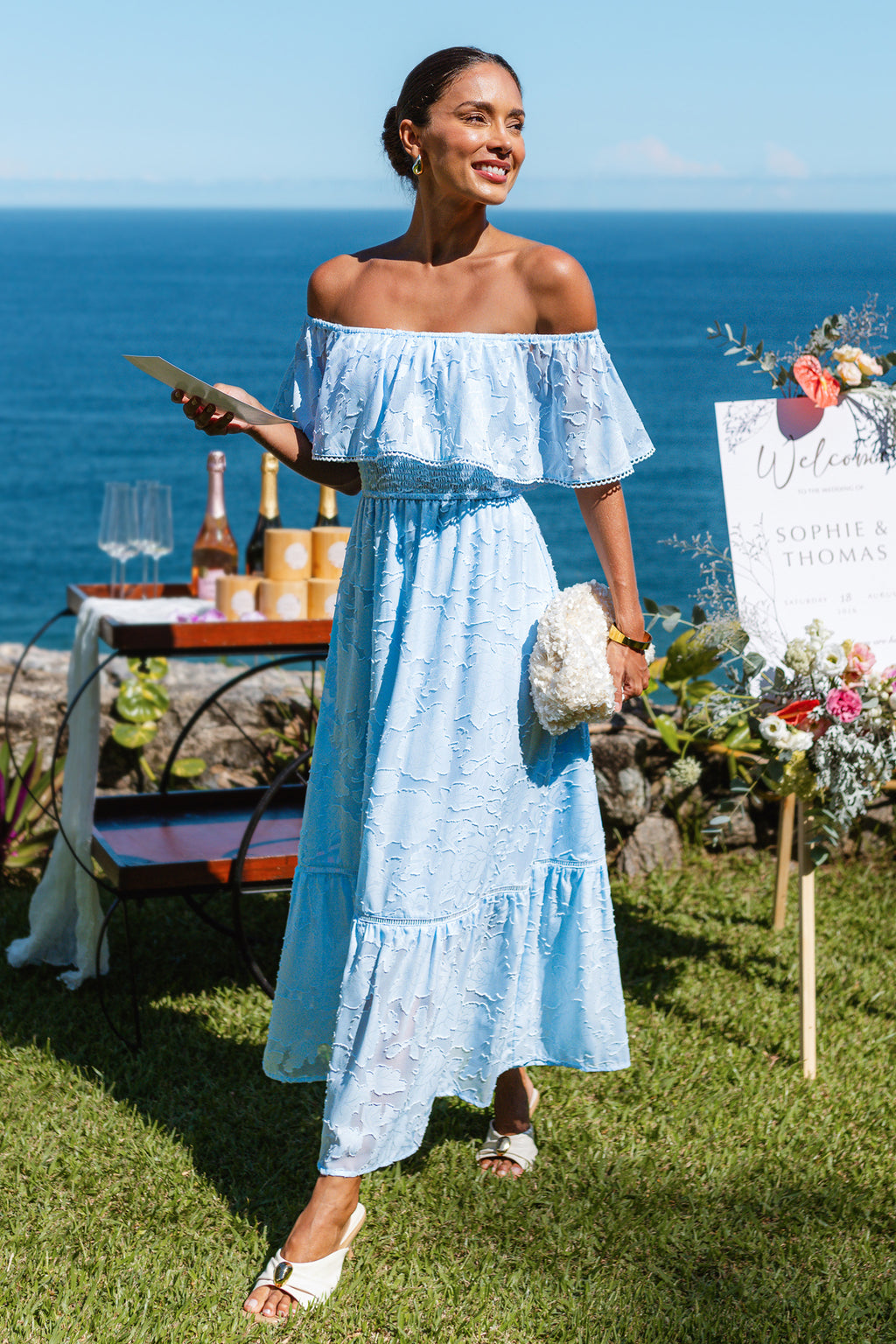 Blaues Off-Shoulder Maxi-Abendkleid