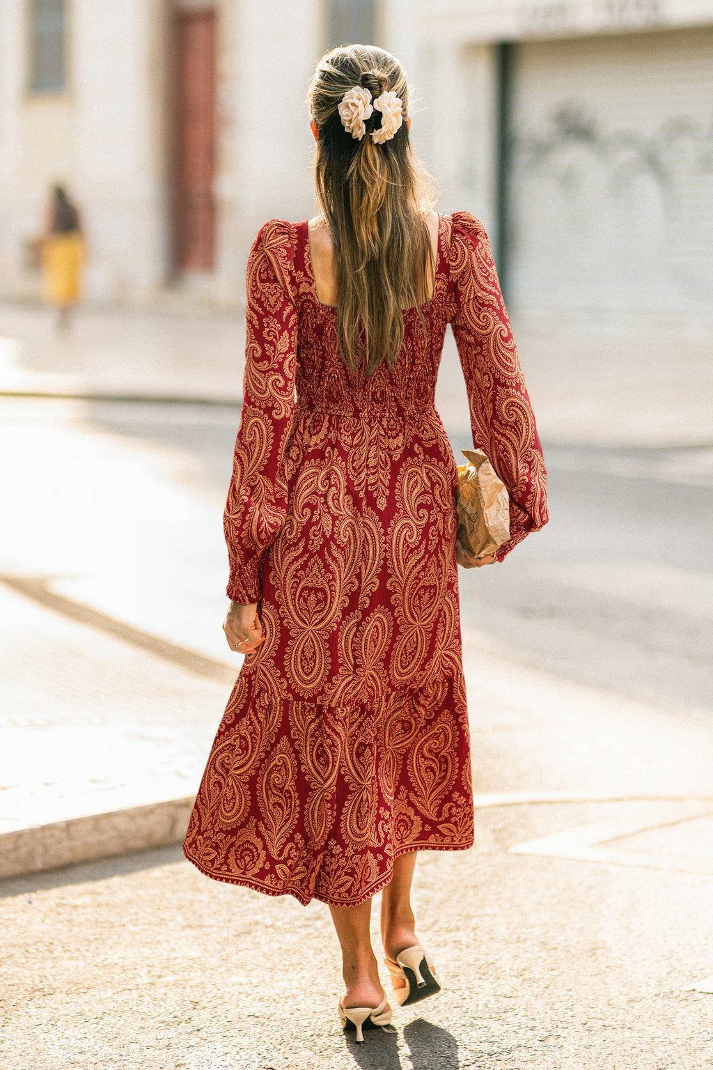 Rotes Paisley Langarm Midikleid mit eckigem Ausschnitt