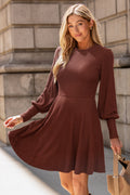Rotes Langarm Mini-Strickkleid mit Rundhalsausschnitt