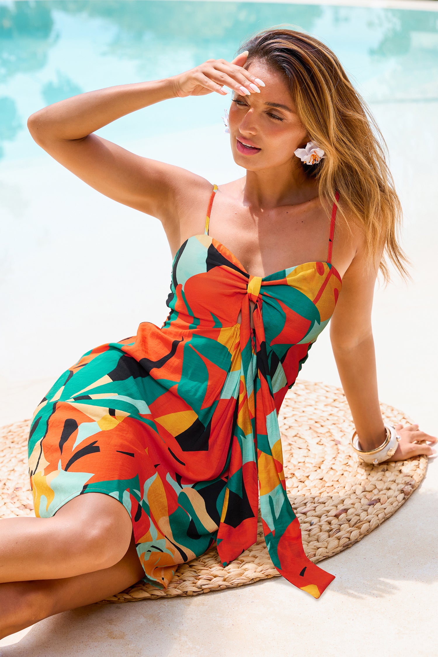 Abstraktes Gewebtes Mini-Strandkleid