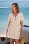 Beiges Kurzarm Mini-Strandkleid mit Taschen