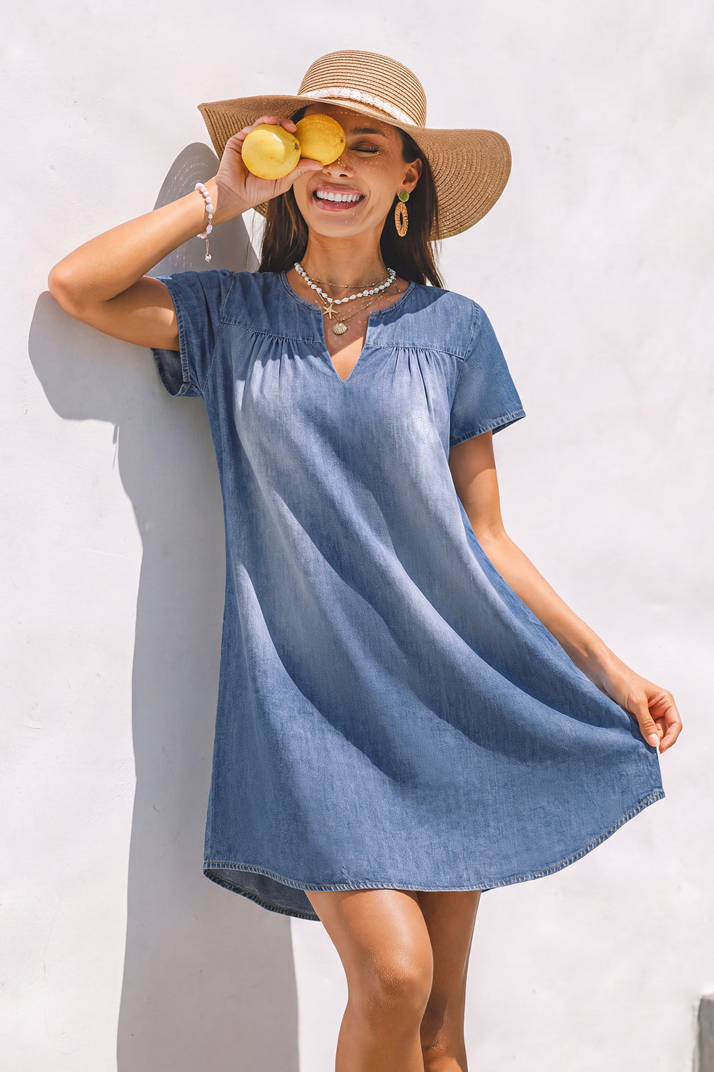 Blaues Mini-Jeanskleid aus Baumwolle