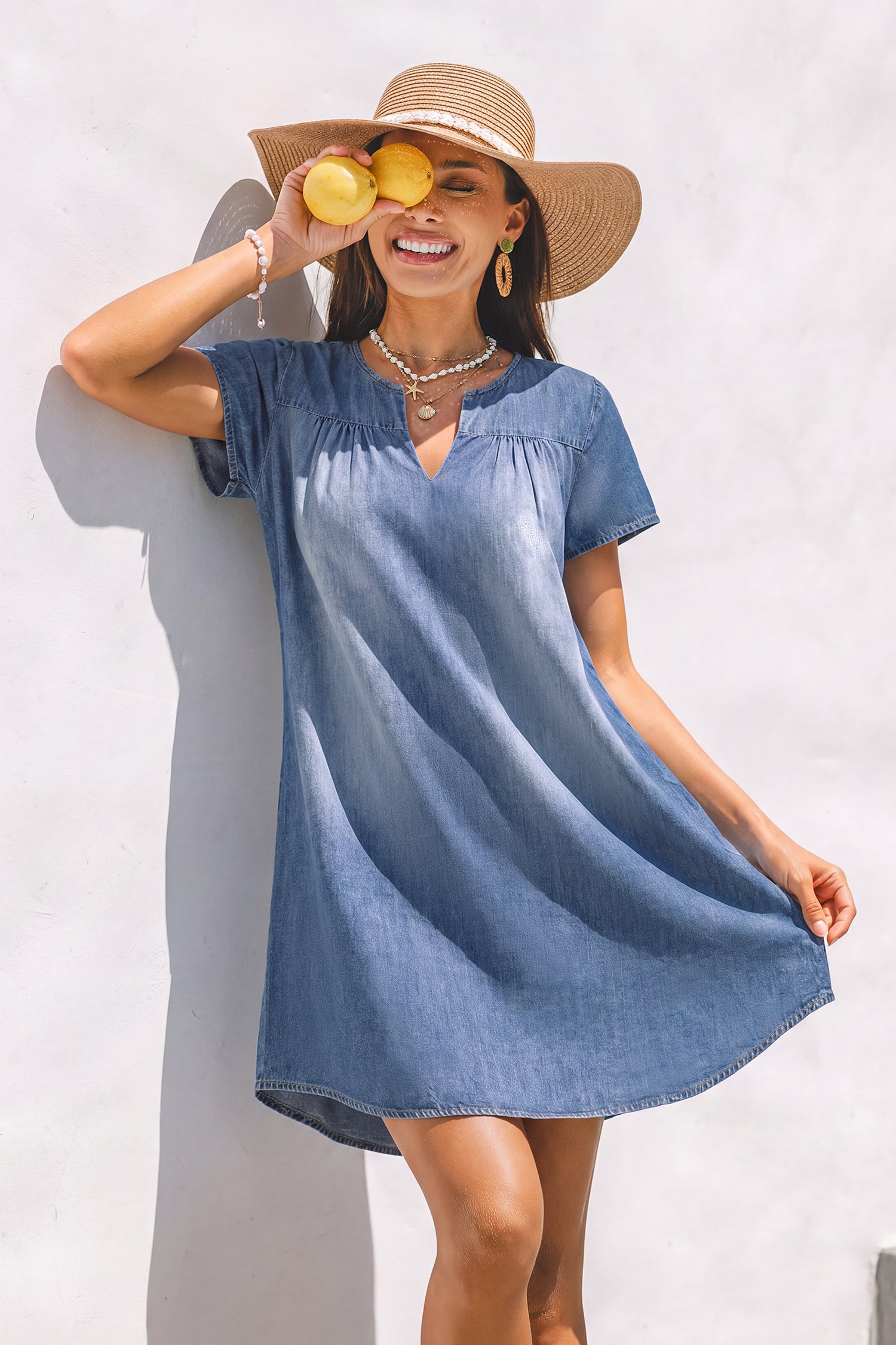 Blaues Mini-Jeanskleid aus Baumwolle
