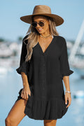 Gerüschtes Coverup-Kleid mit V-Ausschnitt und Knöpfen