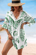 Grünes Paisley-Minikleid mit V-Ausschnitt