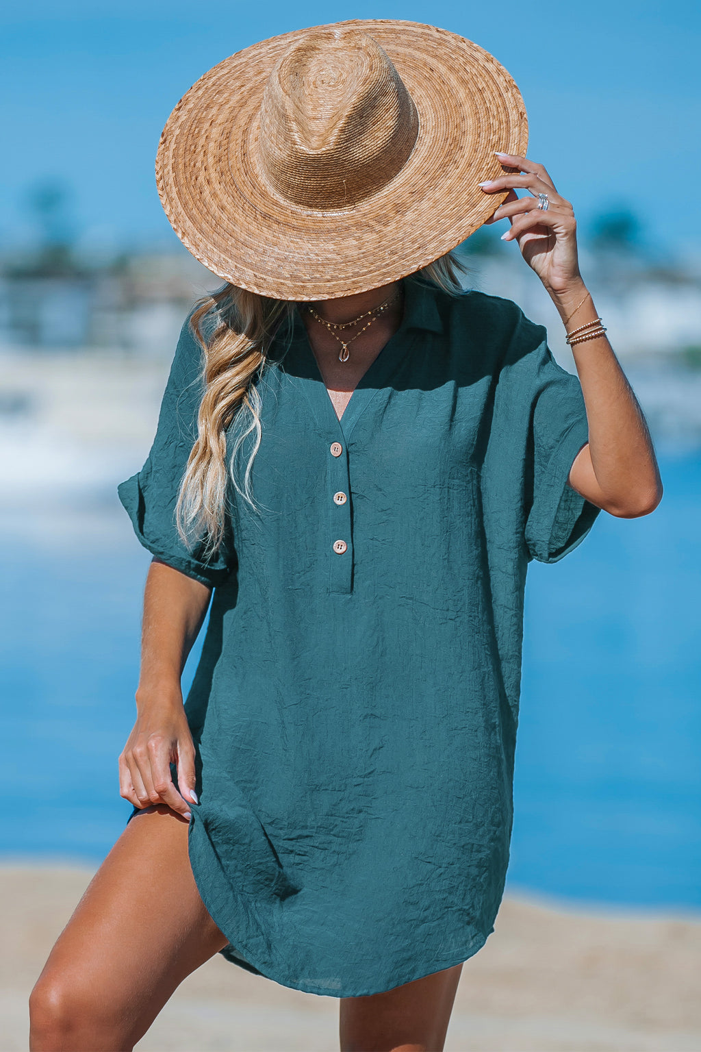 Blaues kurzärmeliges Mini-Strandkleid