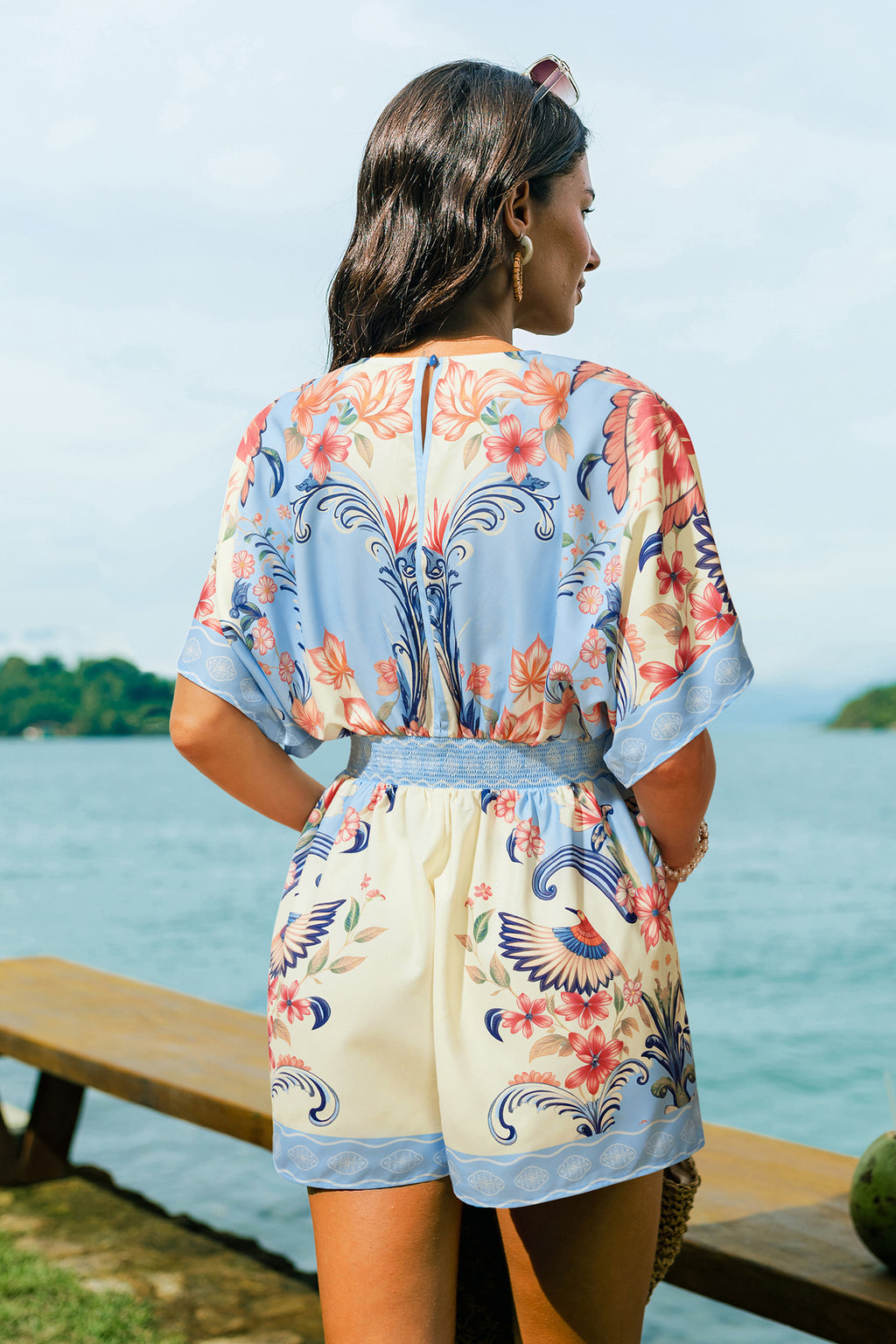 Blau geblümter Romper