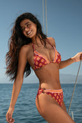 Rotes Standard-Rise Neckholder-Triangel-Bikini-Set