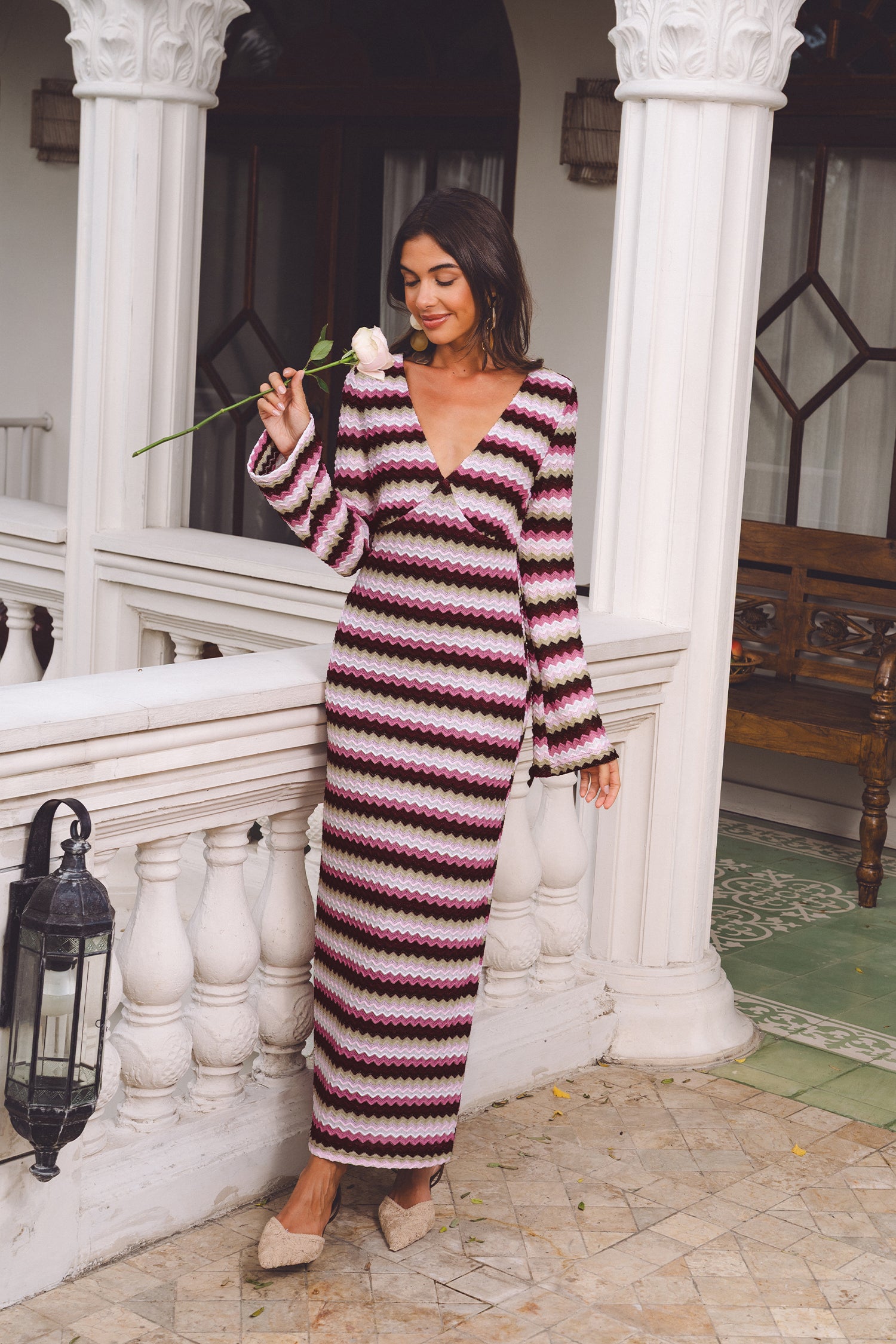 Gestreiftes Langarm V-Ausschnitt Maxi-Strickkleid