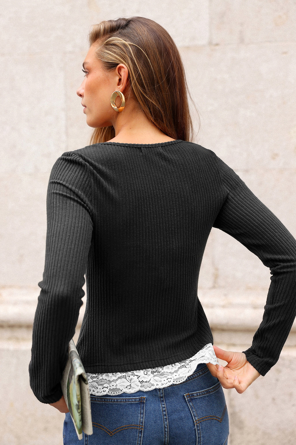 Schwarzes Langarmshirt mit U-Ausschnitt