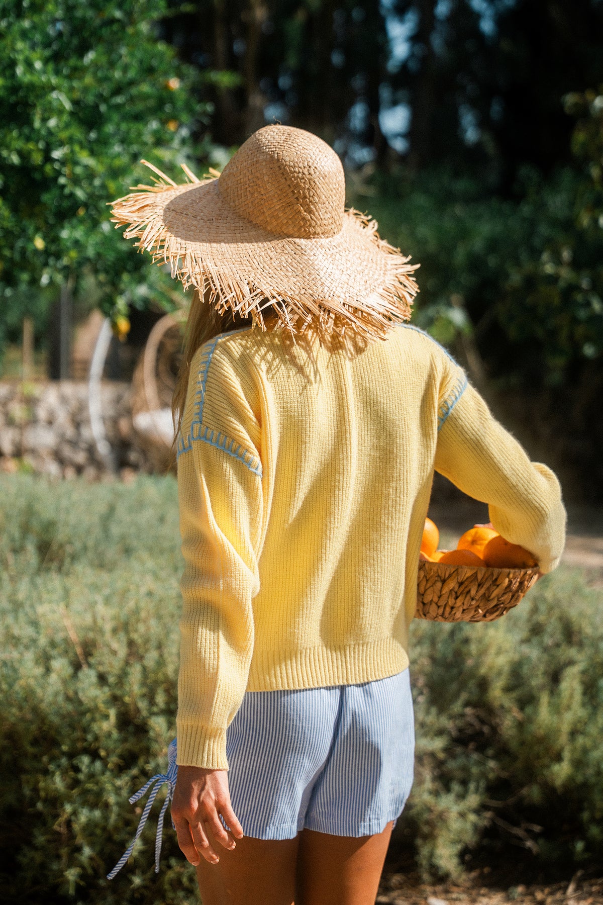 Gelber Langarmpullover mit Rundhalsausschnitt