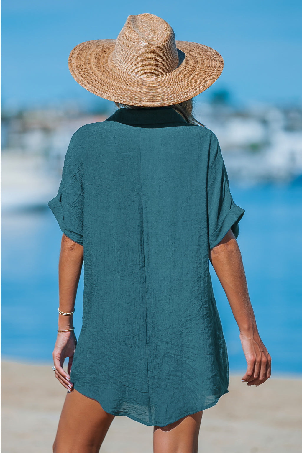 Blaues kurzärmeliges Mini-Strandkleid