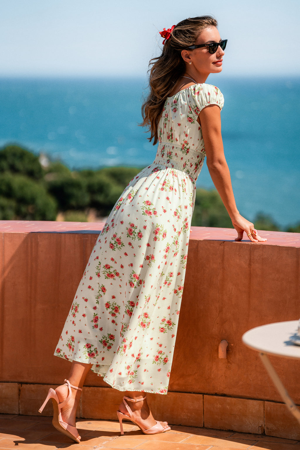 Geblümtes Maxikleid mit U-Ausschnitt