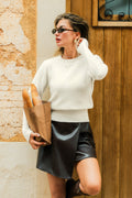 Weißer Rundhals-Langarmpullover