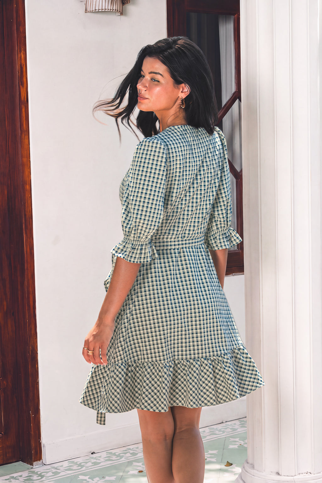 Gingham Kurzarm Minikleid in Wickel-Optik