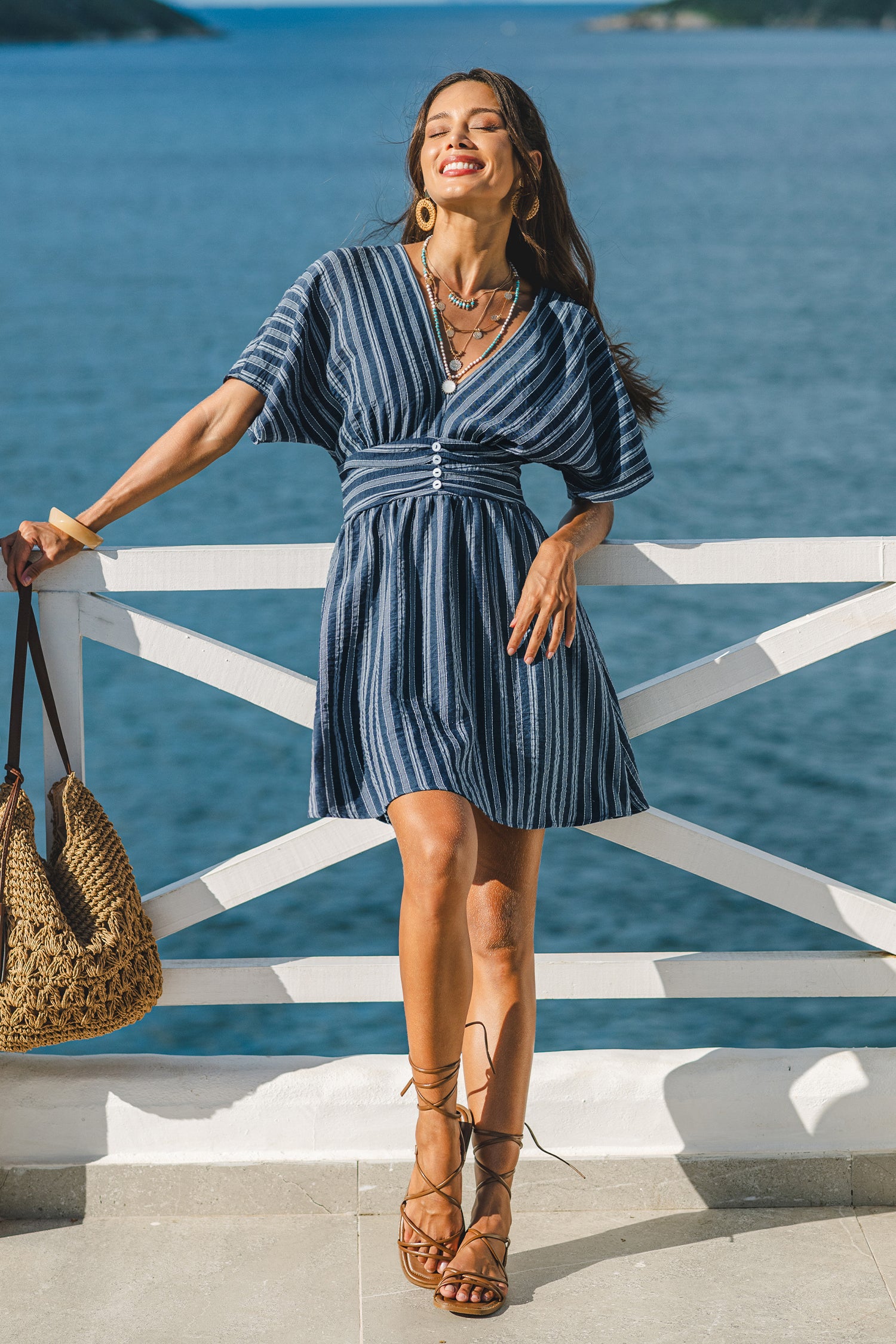 Blau Gestreiftes V-Ausschnitt Kurzarm Mini-Urlaub-Sommerkleid