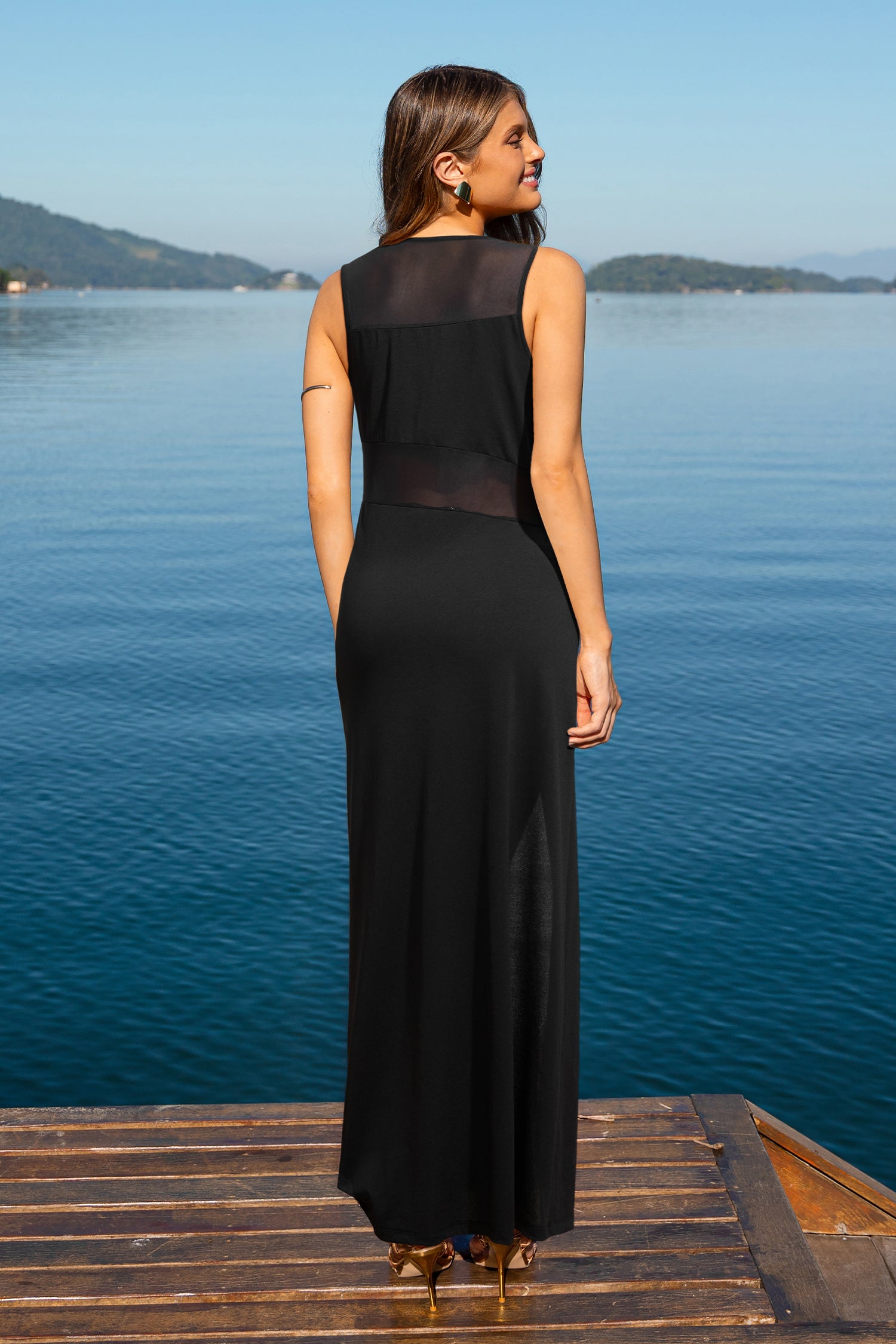 Maxikleid mit Rundhalsausschnitt und Seitenschlitz