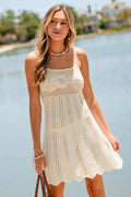 Beiges Mini-Strick-Strandkleid mit U-Ausschnitt