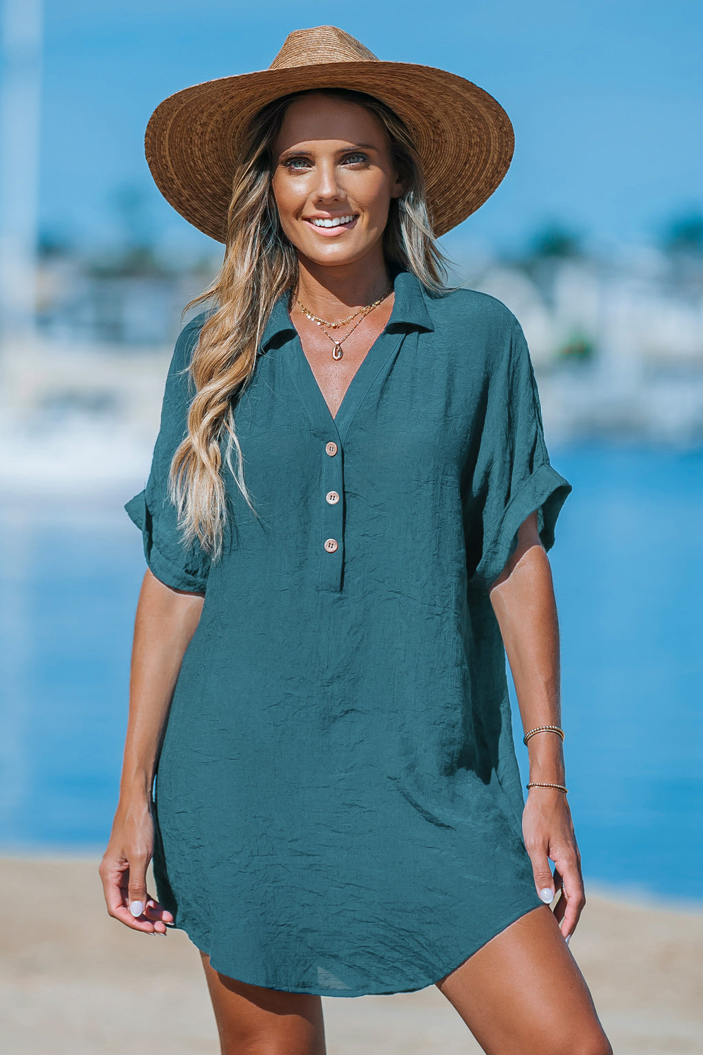 Blaues kurzärmeliges Mini-Strandkleid
