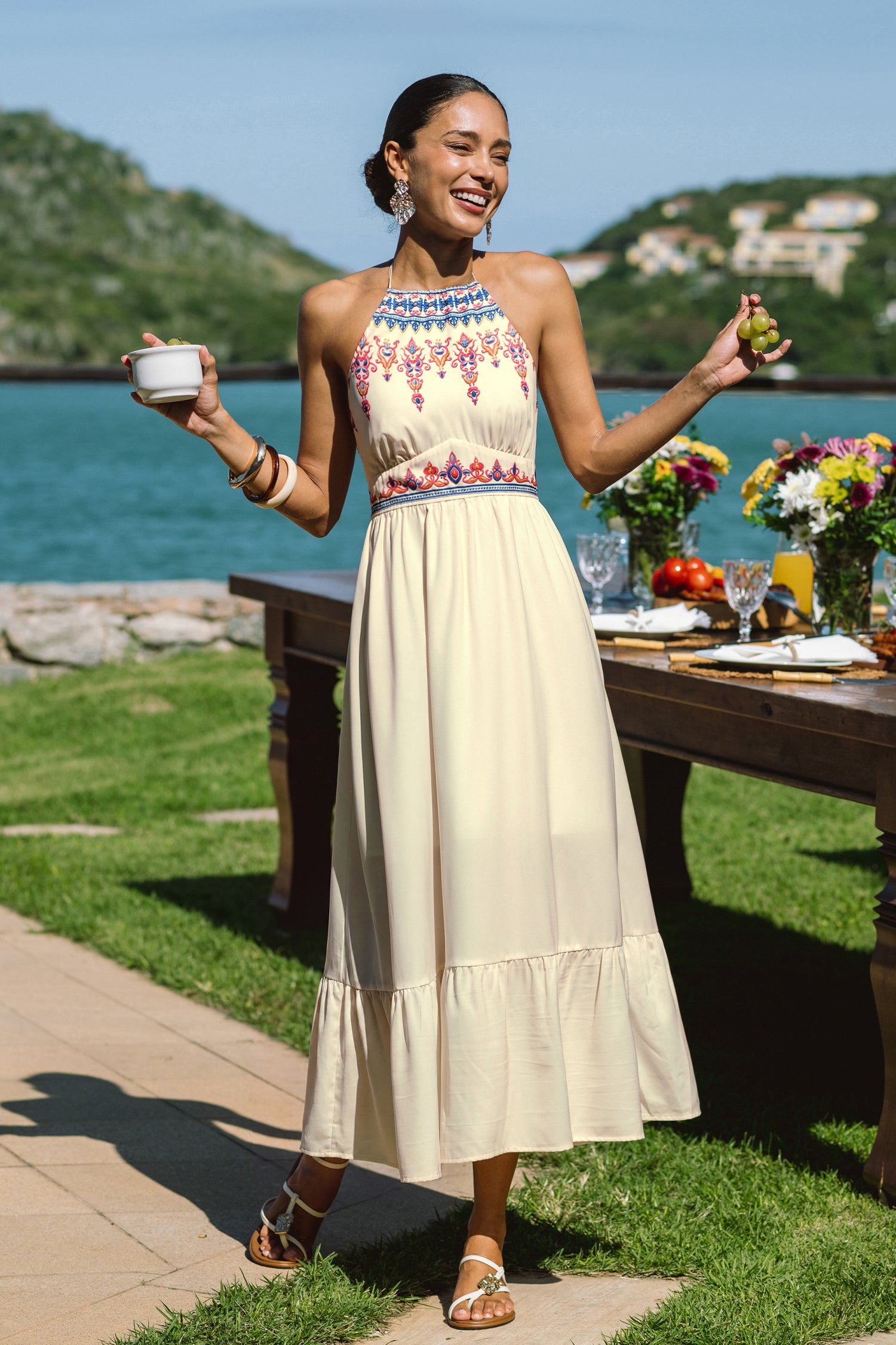 Maxikleid mit hohem Ausschnitt und Ornament-Muster