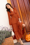 Orangefarbenes Langarm Maxikleid mit Spitzenbesatz