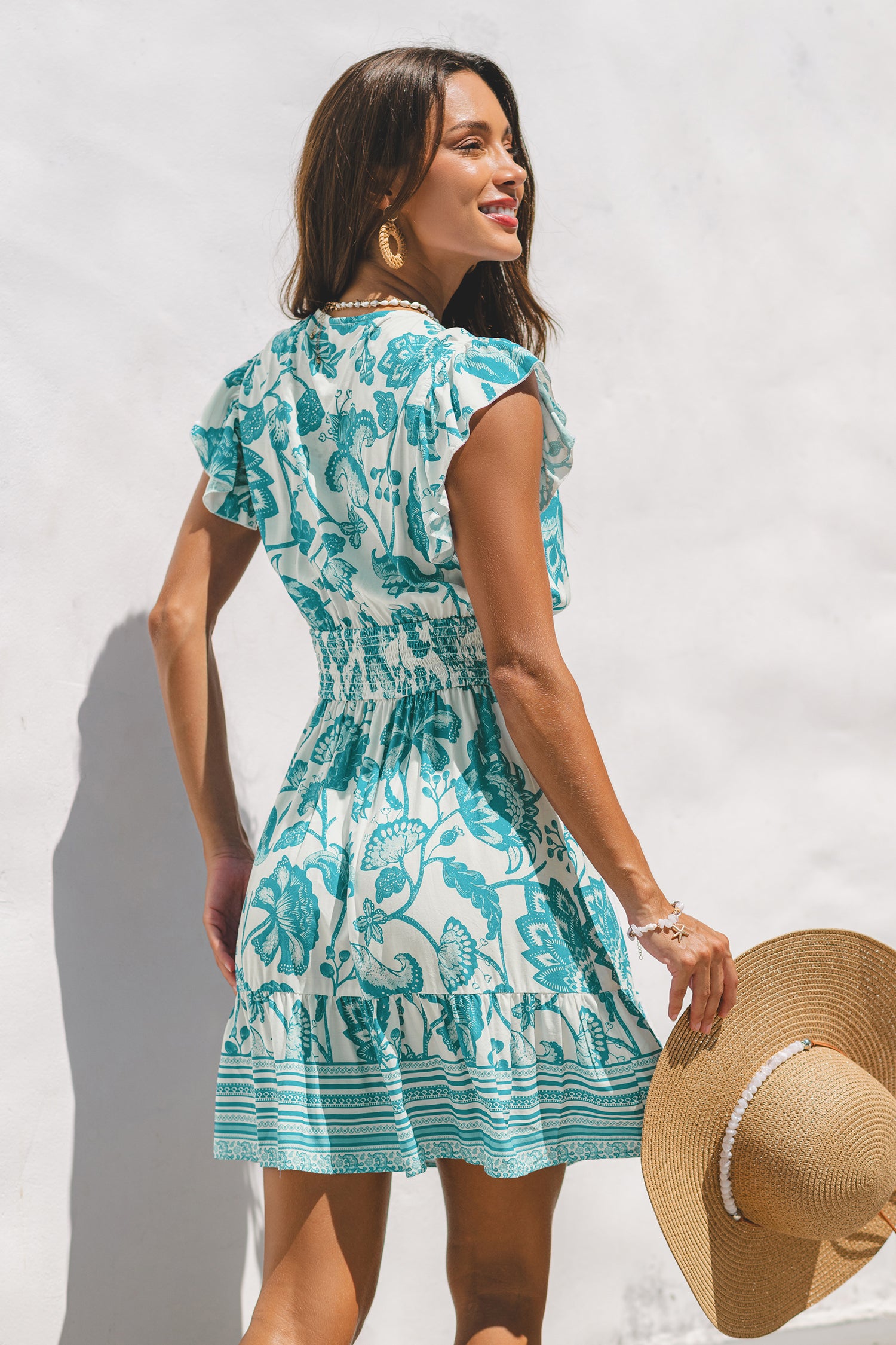 Grünes Boho gesmoktes Mini-Strandkleid