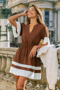 Braunes Farbblock elegantes Kurzarm Minikleid