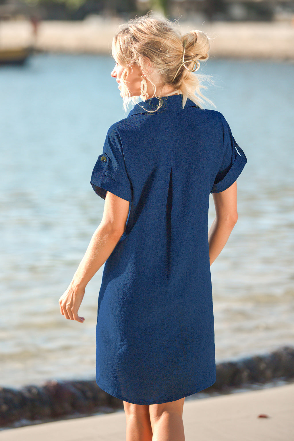 Blaues Kurzarm Mini-Blusenkleid mit Taschen