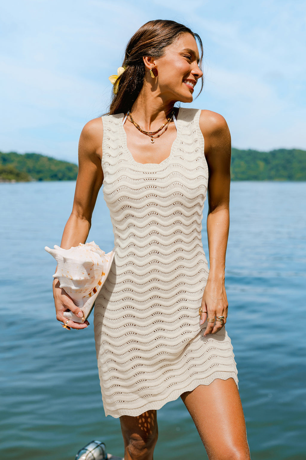 Ärmelloses Mini-Strick-Strandkleid in Beige