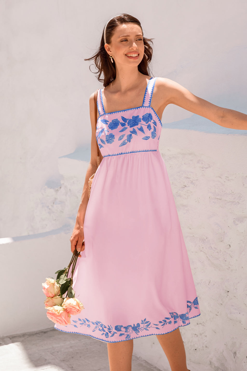 Rosa geblümtes Midi-Strandkleid mit eckigem Ausschnitt