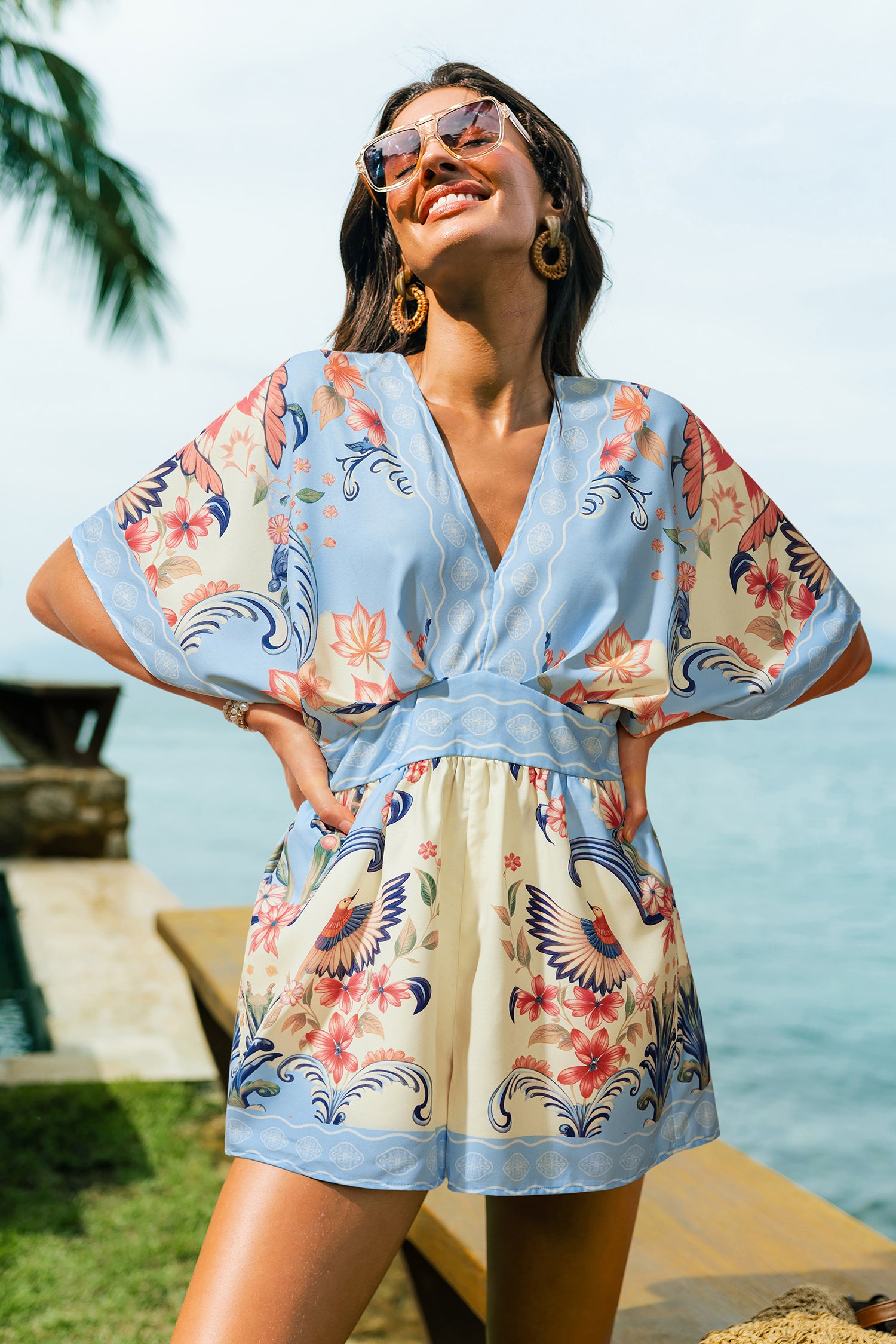 Blau geblümter Romper