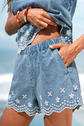 Blaue Jeansshorts mit elastischem Bund