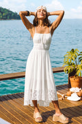 Weißes tailliertes Maxi-Strandkleid mit Spitzen-Saum