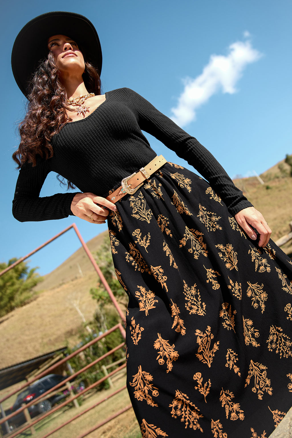 Geblümtes Langarm Midikleid mit U-Ausschnitt