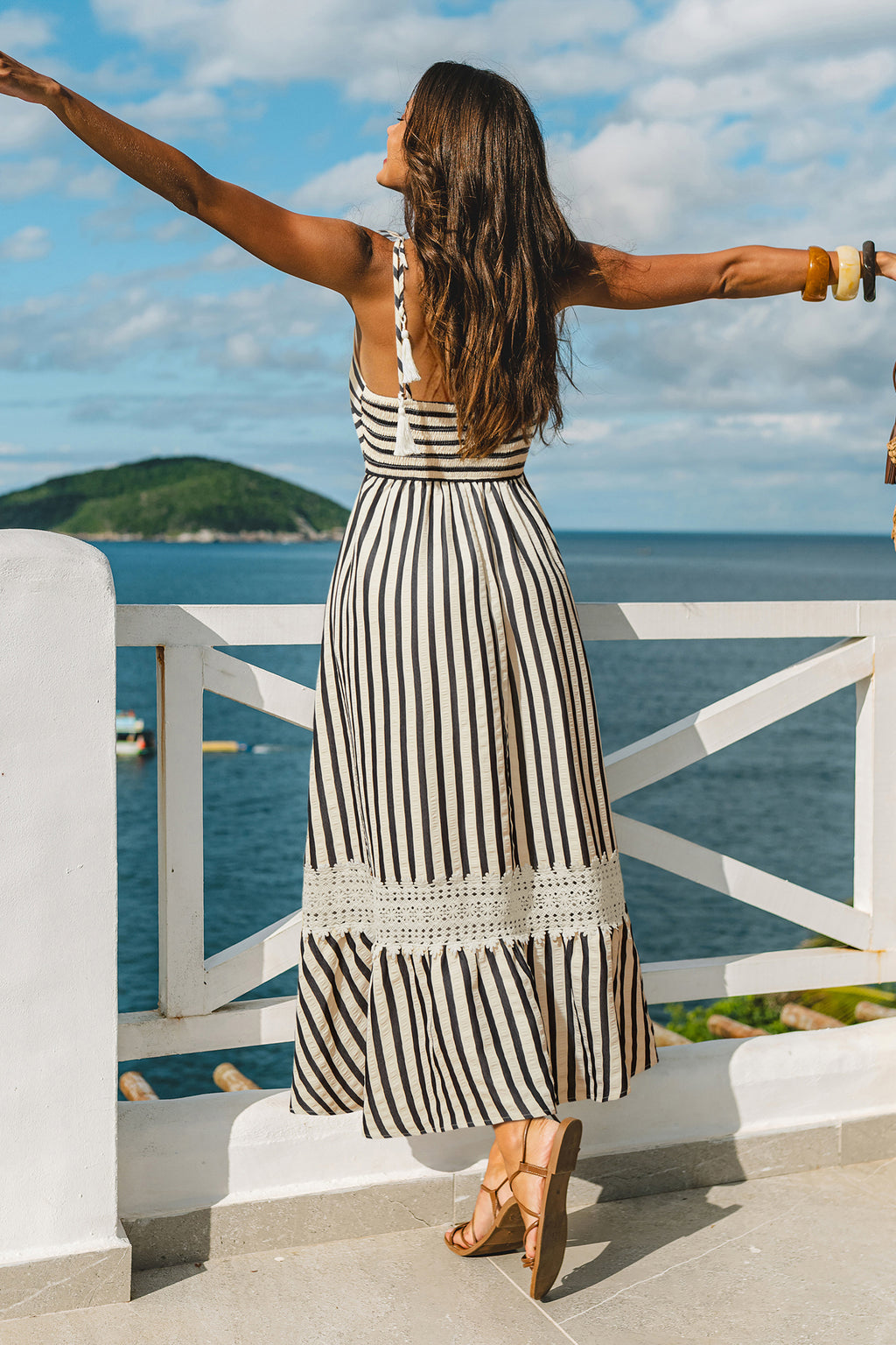 Gestreiftes Eckiger Ausschnitt Maxi-Strandkleid mit Spitzenbesatz