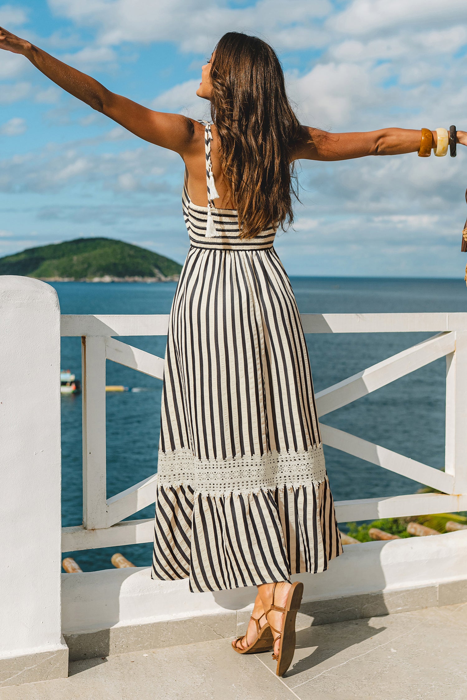 Gestreiftes Eckiger Ausschnitt Maxi-Strandkleid mit Spitzenbesatz