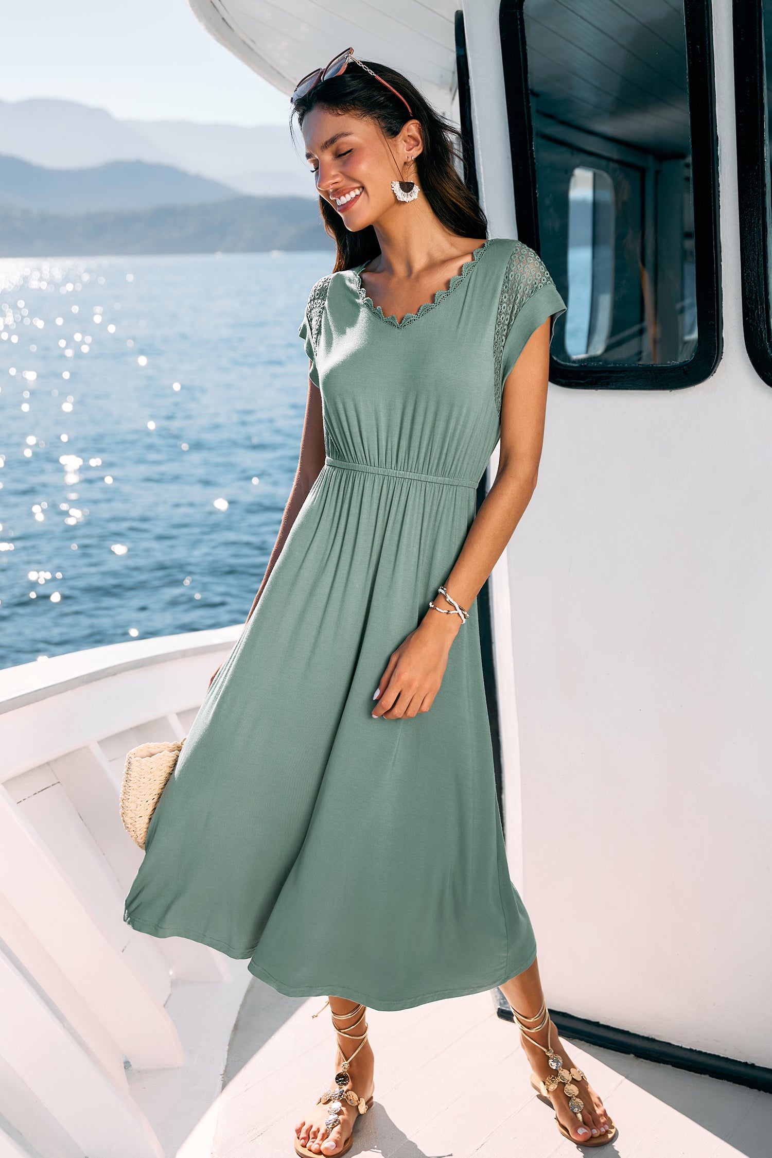 Grünes Kurzarm Maxi-Freizeitkleid mit V-Ausschnitt