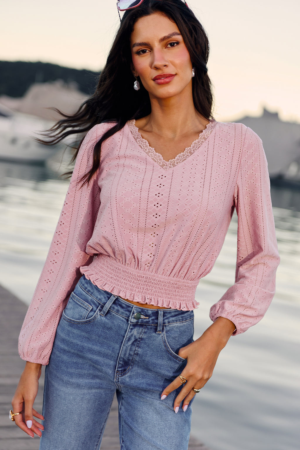 Rosa Langarm Top mit Lochstickerei
