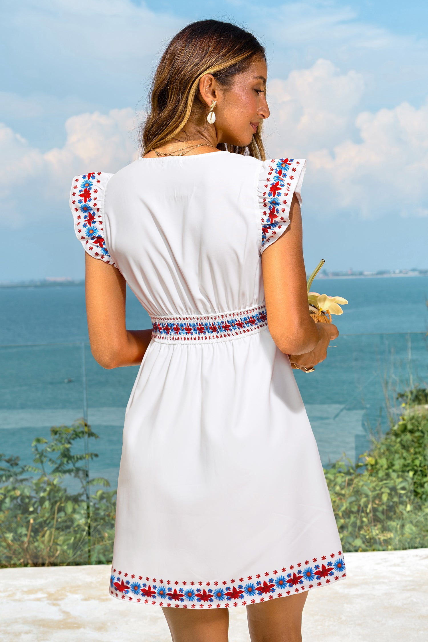 Weißes Tropisches Mini-Strandkleid in Wickel-Optik