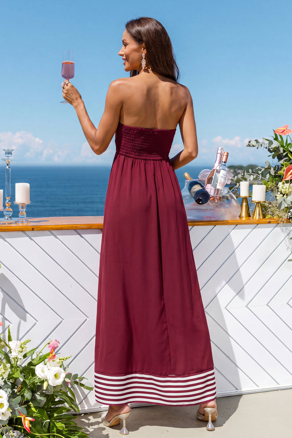 Rotes Maxi-Abendkleid mit geradem Ausschnitt