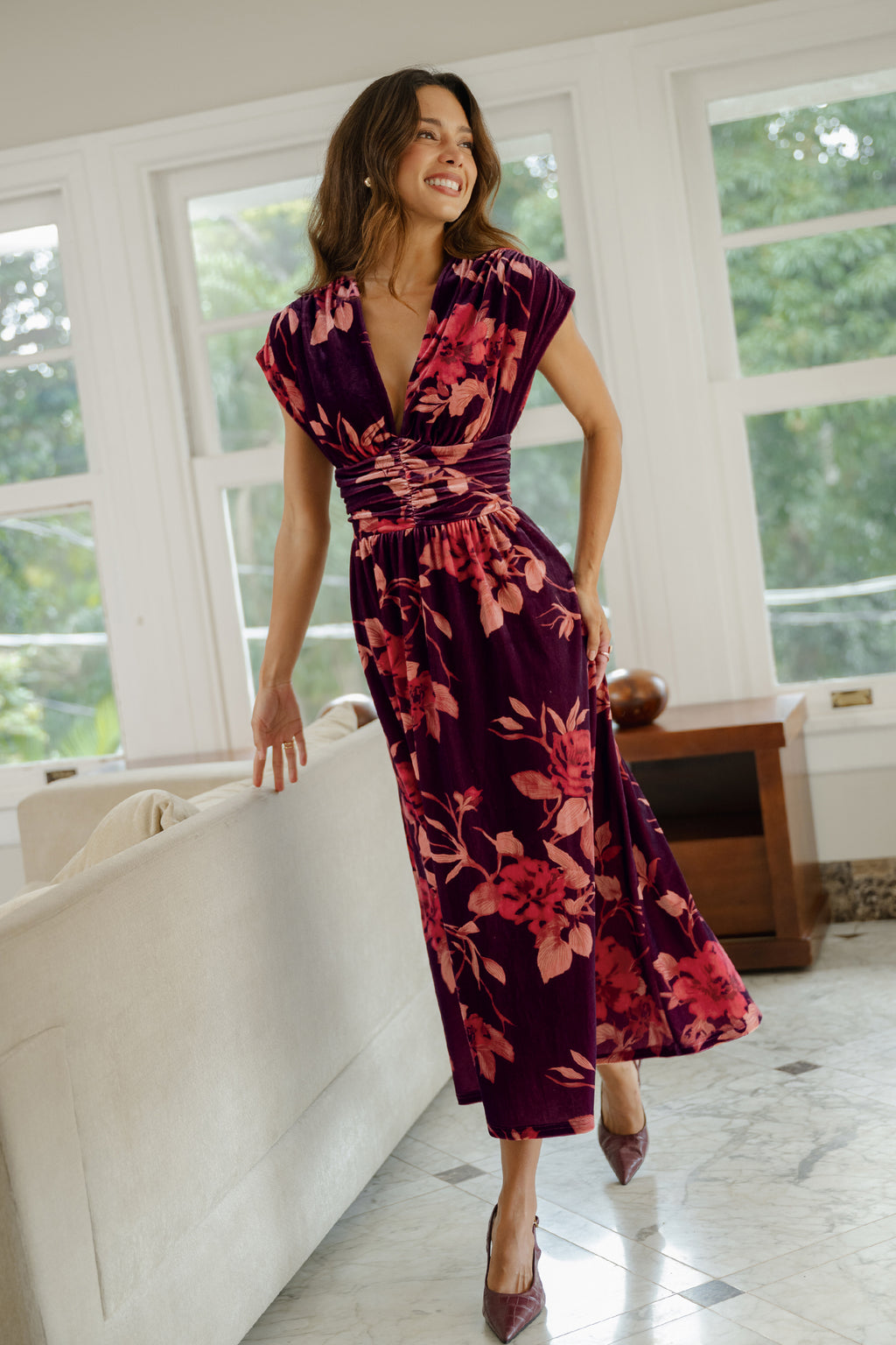 Maroon geblümtes elegantes Maxikleid mit tiefem Ausschnitt