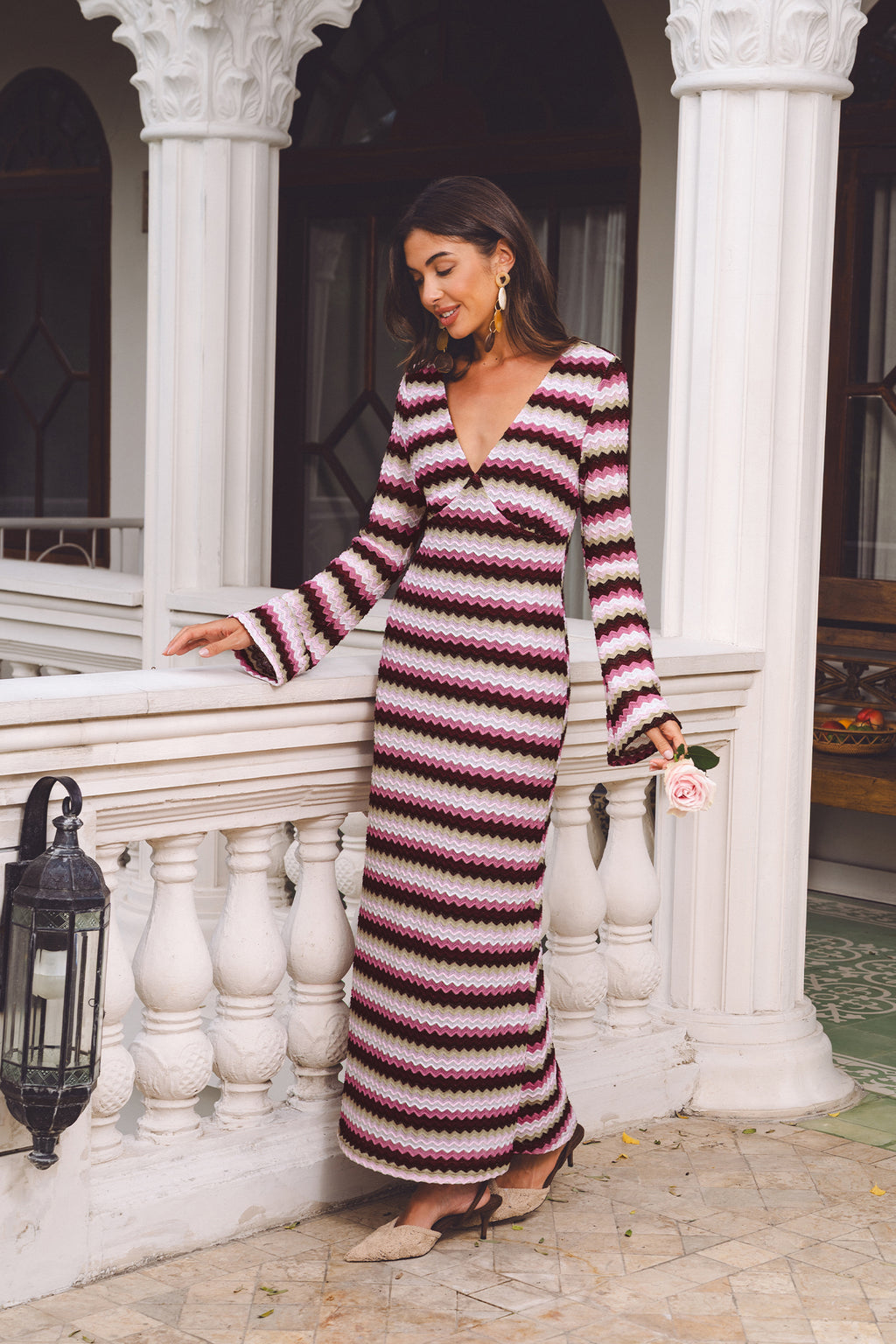 Gestreiftes Langarm V-Ausschnitt Maxi-Strickkleid