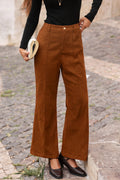 Braune Hose mit ausgestelltem Bein