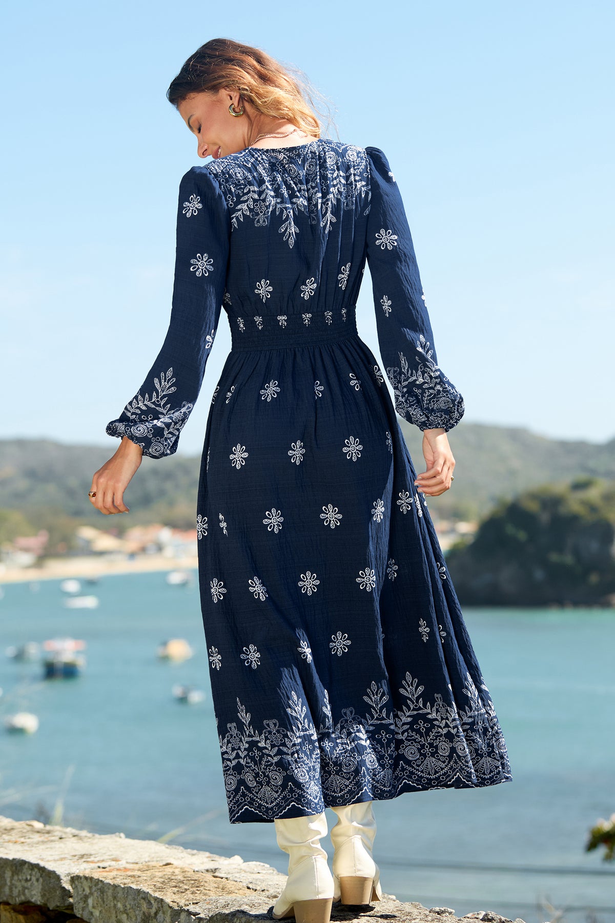 Blau Geblümtes Langarm-Maxikleid mit gesmokter Taille