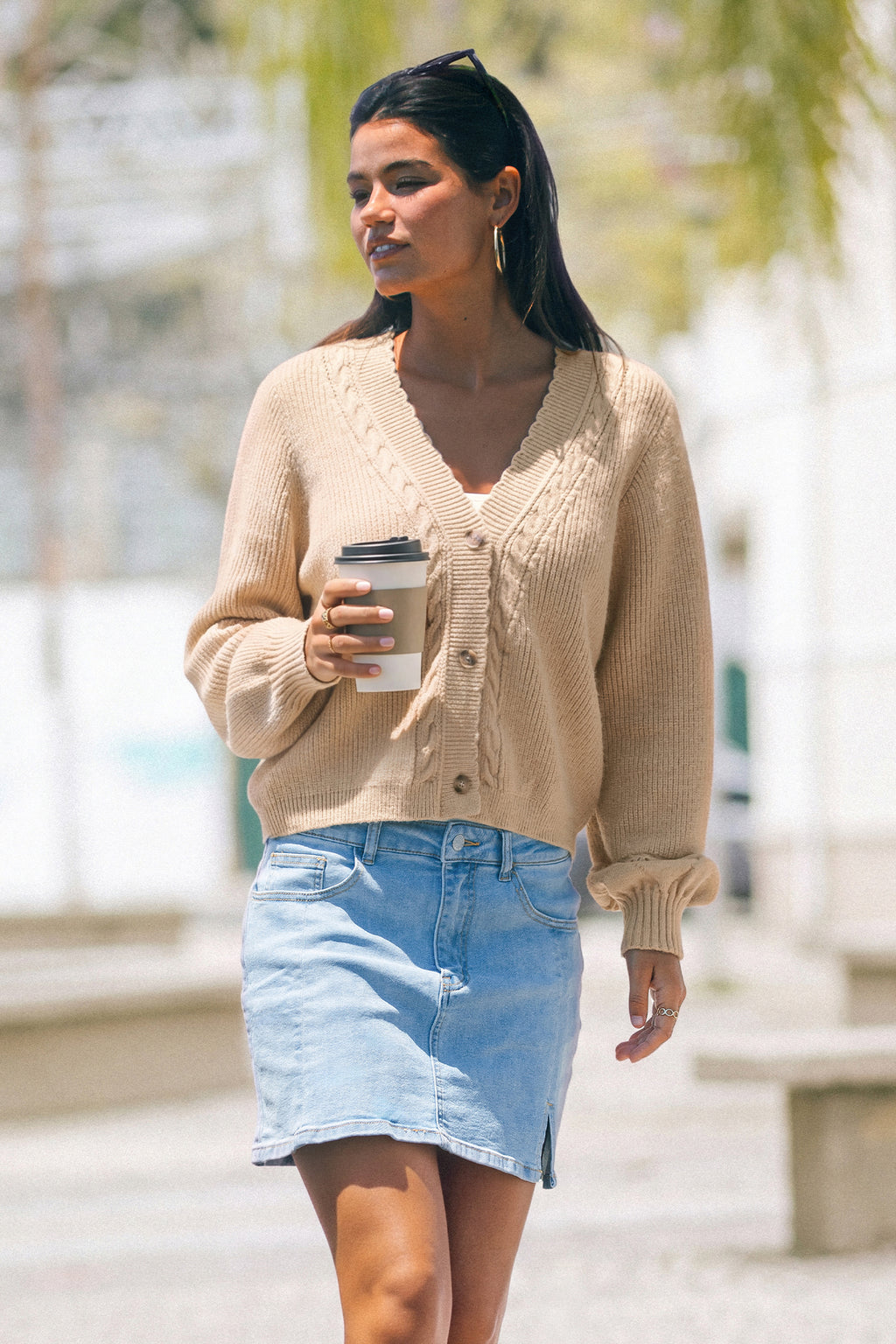 Beige Langarm Strickjacke mit V-Ausschnitt