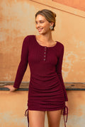 Burgunderrotes Figurbetontes Langarm-Mini-Strickkleid